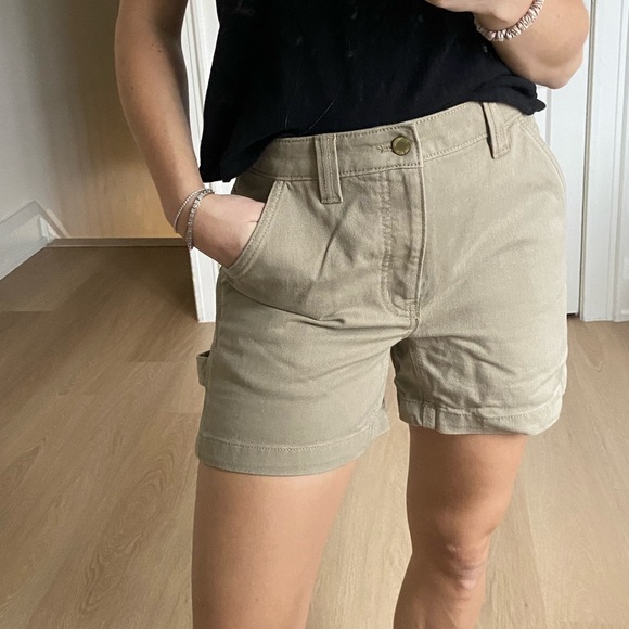Aritzia Greenwich 5” short - Picture 4 of 6
